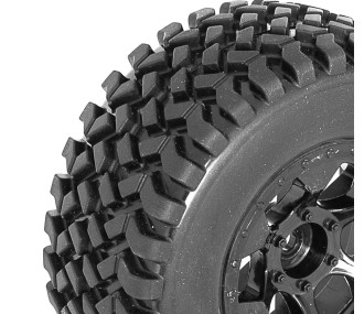 SQUARE Short Course tires mounted on black Hex.12mm rims 2