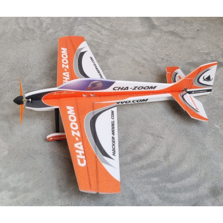 Avion Hacker model Cha-Zoom Action Jaune ARF env.1.00m