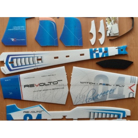 Avion RC Factory Revolto Green env. 1.02m - FLASH RC
